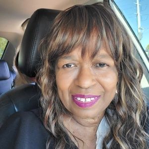 Meet your Posher, Fay